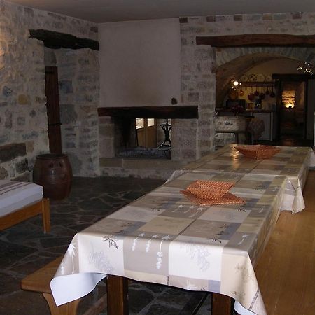 La Bergerie Bed & Breakfast Sainte-Eulalie-de-Cernon Bagian luar foto
