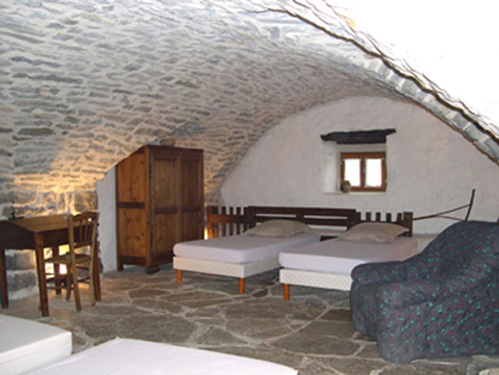 La Bergerie Bed & Breakfast Sainte-Eulalie-de-Cernon Ruang foto